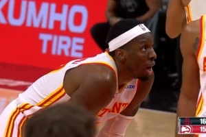 神来之笔！杰伦&middot;约翰逊妙传奥孔武 后者篮下巧打小史密斯神奇2+0